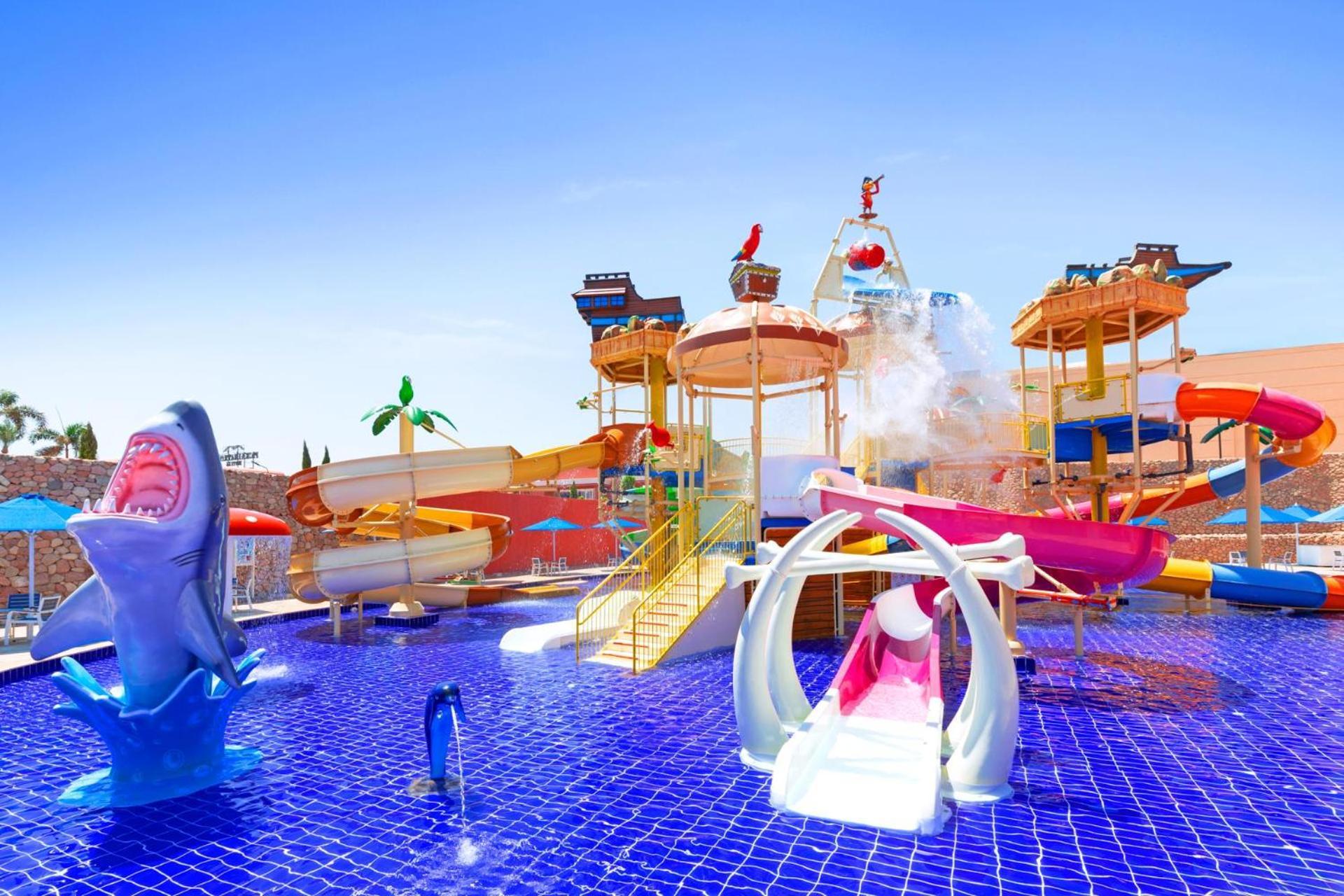 Pickalbatros Laguna Vista Aqua Park シャルム・エル・シェイク エクステリア 写真 The park's water slides