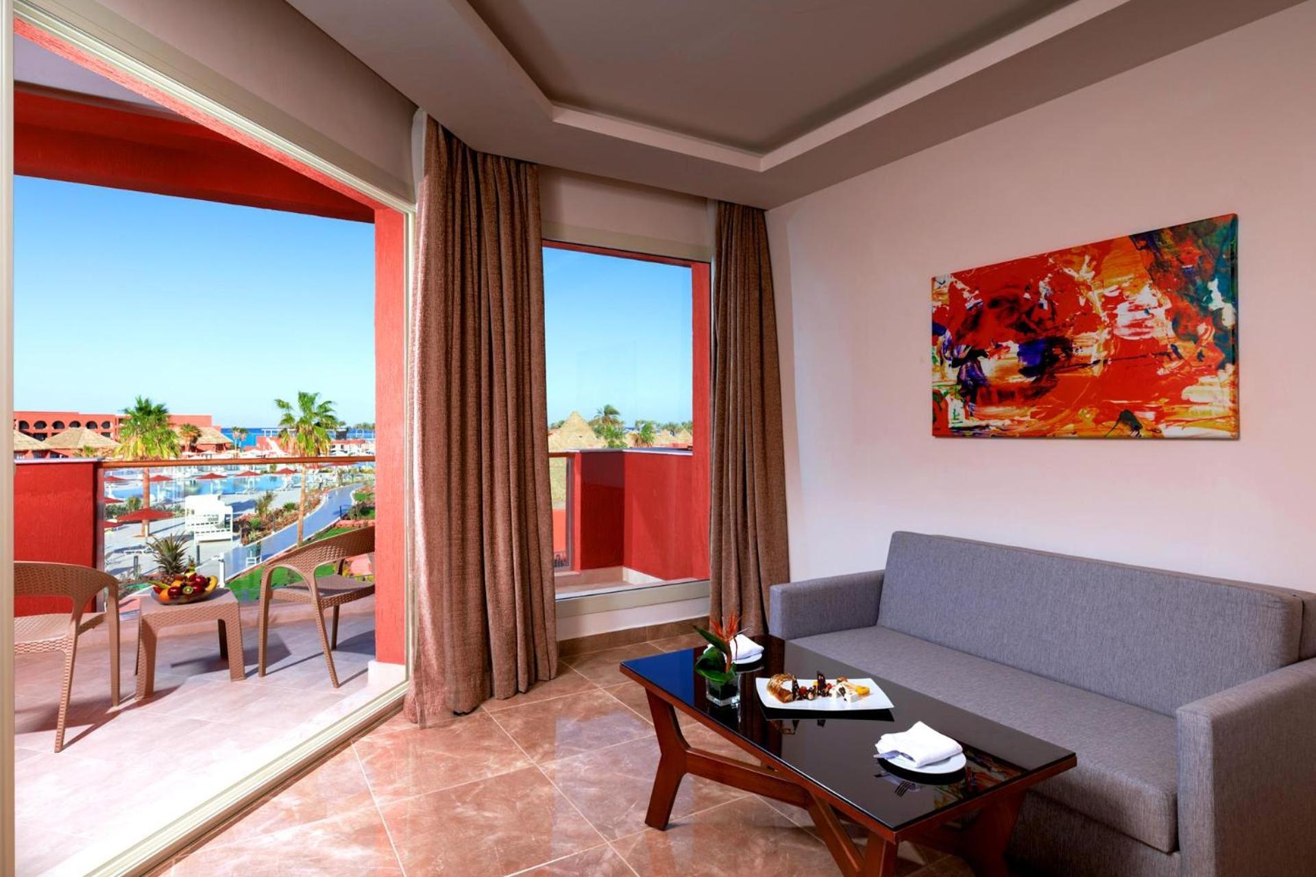 Pickalbatros Laguna Vista Aqua Park シャルム・エル・シェイク エクステリア 写真 A balcony in a room at the resort