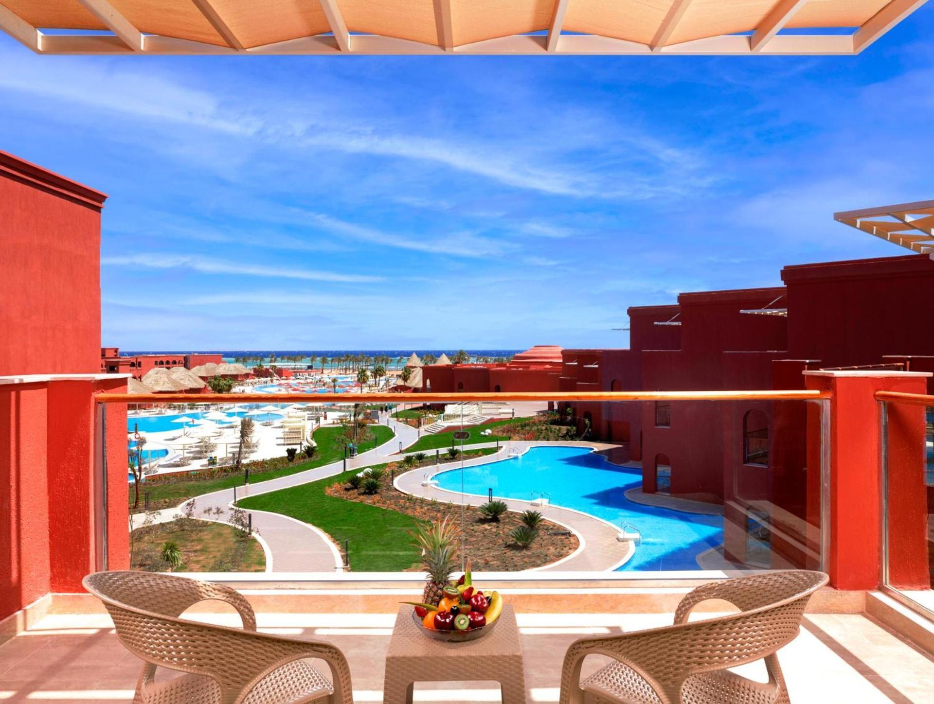 Pickalbatros Laguna Vista Aqua Park シャルム・エル・シェイク エクステリア 写真 The view from the balcony of a room at the resort